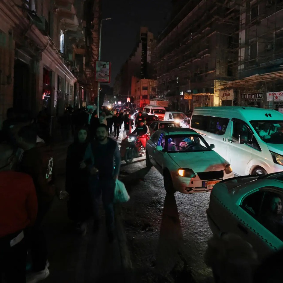 Shops and restaurants in Egypt told to close early